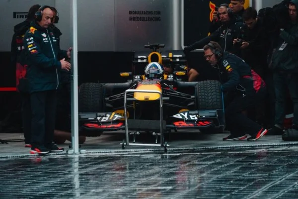 Formula 1 pit stop crew